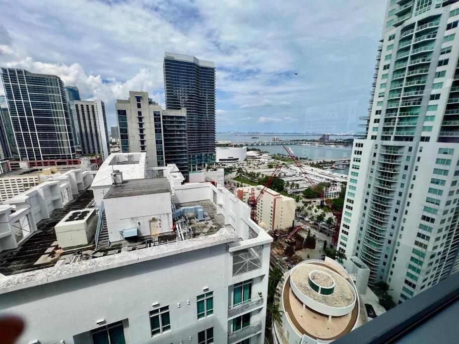 Spacious Studio In The Heart Of Downtown Miami Apartment Екстериор снимка