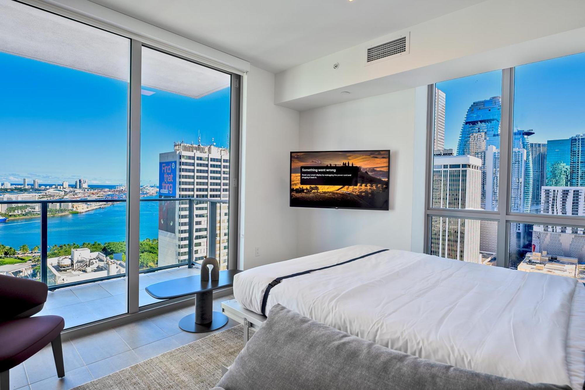 Spacious Studio In The Heart Of Downtown Miami Apartment Екстериор снимка